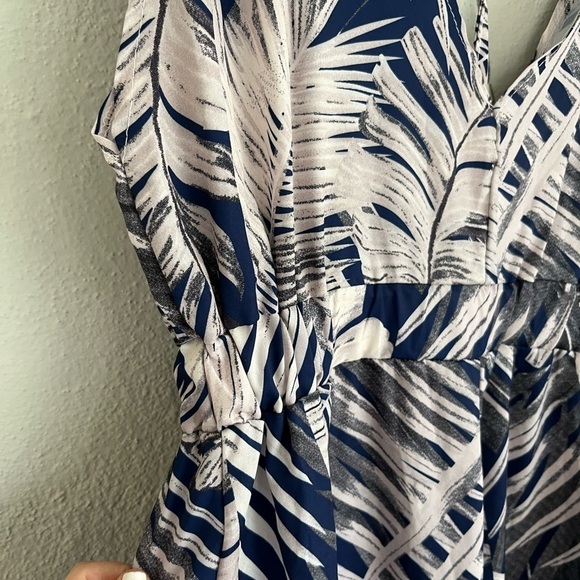 NXH Woman Navy&Taupe Floral V- Neck Maxi Dress, Size XL - Picture 4 of 9